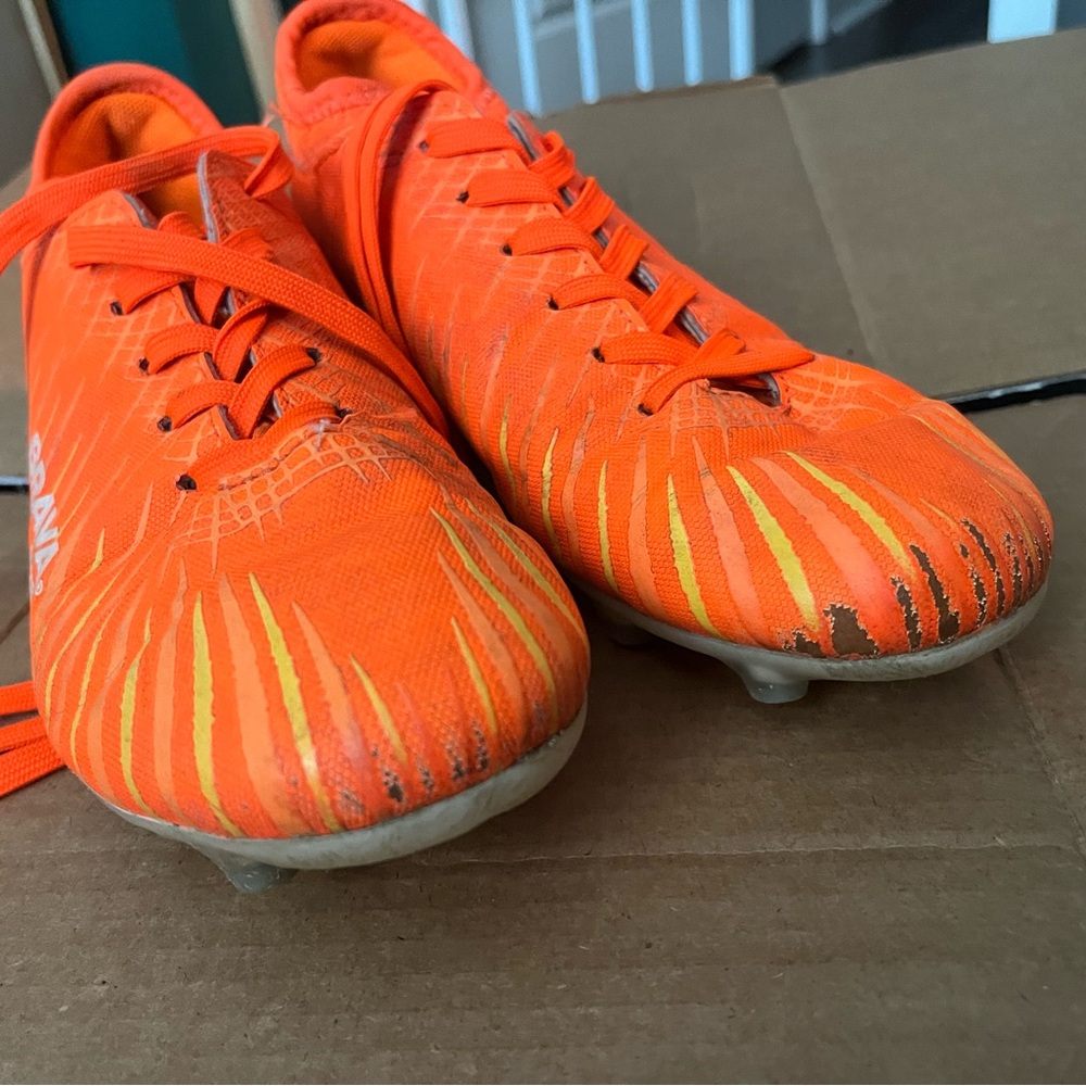 Brava soccer cleats